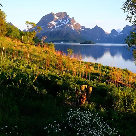 Minkfarmen, Spacious Seaside With Scenic View * Ramberg