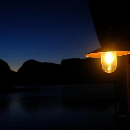 別荘 Minkfarmen, Spacious Seaside With Scenic View ランバ