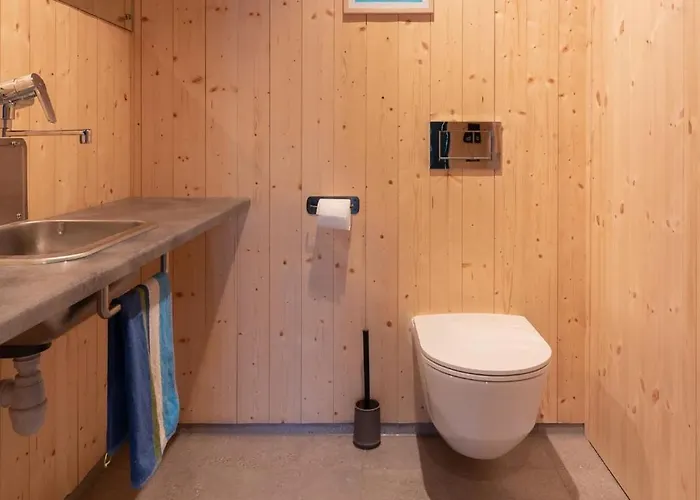 Ferienhaus Minkfarmen, Spacious Seaside With Scenic View Ramberg