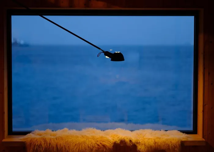 Minkfarmen, Spacious Seaside With Scenic View Casa de Férias Ramberg