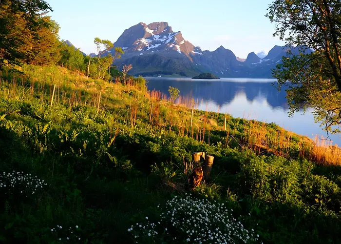 Minkfarmen, Spacious Seaside With Scenic View * Ramberg