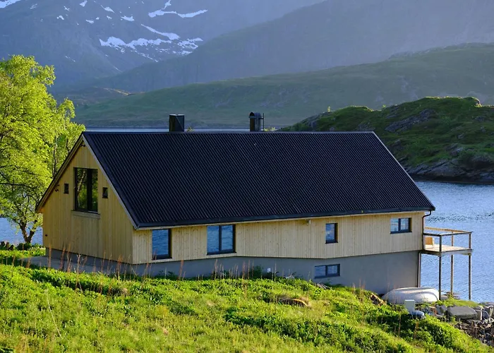 Minkfarmen, Spacious Seaside With Scenic View Casa de Férias Ramberg